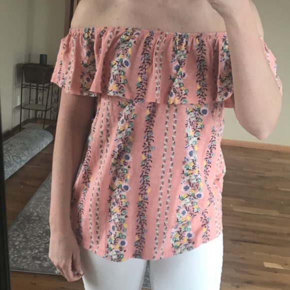 Old Navy Tops - NWOT Old Navy Floral Off Shoulder Top